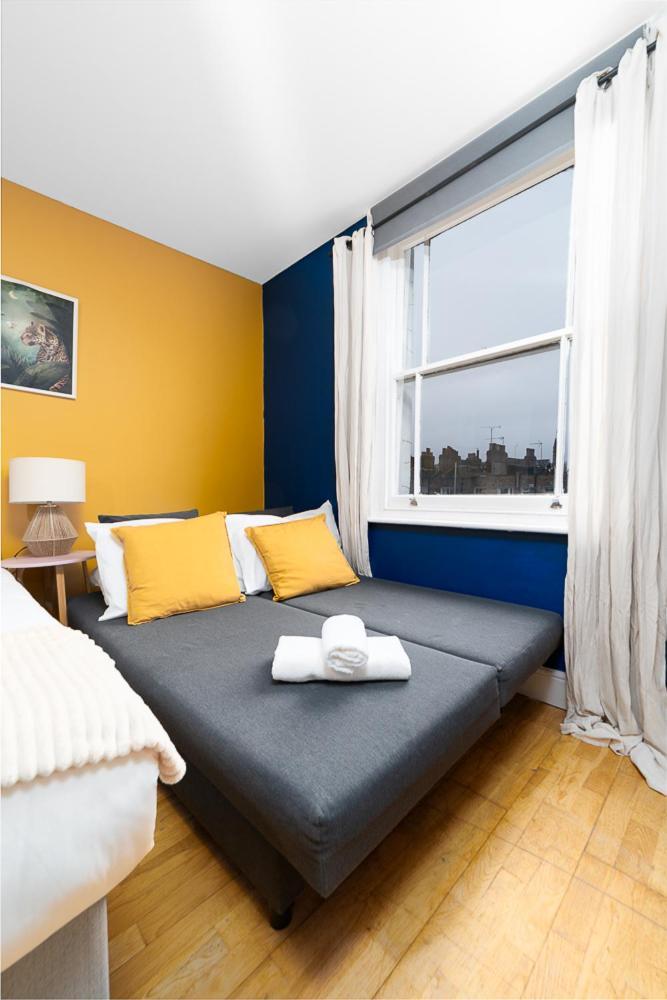 Modern & Cozy Just Steps From Hyde Park *